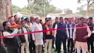 बड़ेराजपुर: केशकाल विधायक नीलकण्ठ टेकाम ने गम्हरी में नवीन प्राथमिक स्वास्थ्य केंद्र का शुभारंभ और लेम्पस गोदाम का किया लोकार्पण