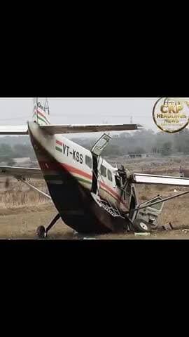 बड़ी खबर | राउरकेला के पास चार्टर्ड विमान क्रैश, पायलट समेत 6 लोग घायल Ckp Headlines