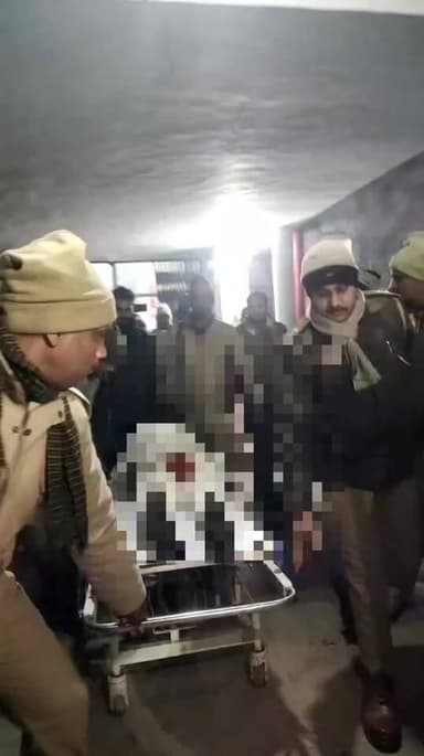 चेकिंग के दौरान बदमाशों ने पुलिस पर किया फायरिंग एक बदमाश को लगी गोली Video
#maunews #maupolice #MAU