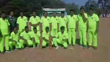 डुमरिया: दिशोम गुरु शिबू सोरेन मेमोरियल कप-2026 का शुभारंभ, डुमरिया ने मनगो नगर कमेटी को हराया