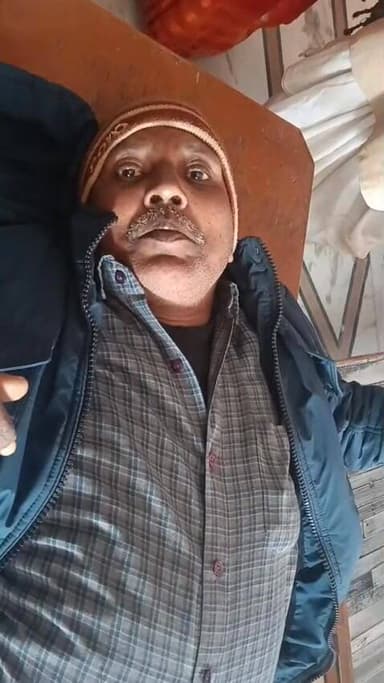 #चंदौली ::अलीनगर सकलडीहा मार्ग पर जो बड़े बड़े ओवरलोड टैंकर और डंपर के वजह और पीडब्ल्यूडी की लापरवाही से लगातार घटनाएं ...