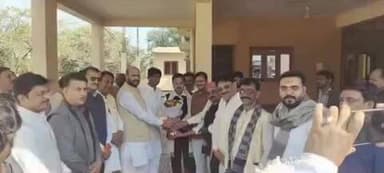 उदयपुरा: उदयपुरा विधानसभा क्षेत्र के नेता व कार्यकर्ताओं ने पूर्व मंत्री ठाकुर रामपाल सिंह राजपूत से मुलाकात की