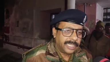 मऊ: थाना कोपागंज क्षेत्र में 15,000 रुपये के इनामिया शिवानन्द उर्फ शिवा को आपसी फायरिंग में लगी गोली