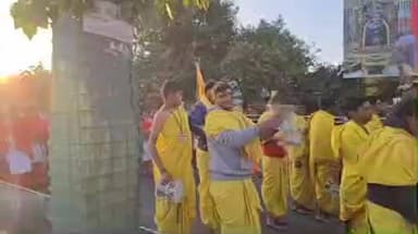 સોમનાથ શંખ સર્કલ પર વડાપ્રધાન ની શૌર્ય યાત્રામા જોડાવા પાઠશાળાના વિધાર્થીઓ ડમરુ,શંખનાદ સાથે મોટી સંખ્યામા પહોચ્યા