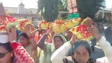 बरघाट: बरघाट ग्राम धारना में कलश शोभायात्रा का आयोजन, श्रद्धालु हुए शामिल