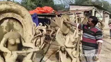भरगामा: भरगामा प्रखंड में भक्ति के रंग में रंगे मूर्तिकार, सरस्वती प्रतिमाओं को अंतिम रूप देने में जुटे