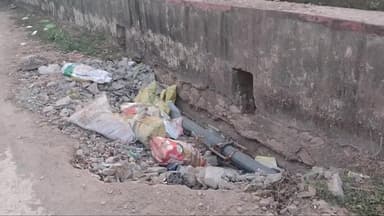 बूंदी: मनसा पूर्ण गणेश मंदिर रोड पर जल विभाग के कर्मचारियों द्वारा अधूरे छोड़े गए गढ़ों से कभी भी हो सकते हैं हादसे