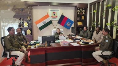 लोहरदगा में पुलिस व्यवस्था को चुस्त-दुरुस्त करने और अपराध पर लगाम लगाने के उद्देश्य से पुलिस अधीक्षक सादिक अनवर रिजवी ने