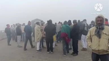 मैरवा: सड़क हादसे में बाइक सवार की मौत के बाद लक्ष्मीपुर ओवर ब्रिज पर ग्रामीणों ने सड़क जाम की