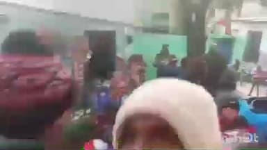 हाथरस: गांव परसारा में पंचायत लगाने को लेकर दबंगों ने परिवार पर किया पथराव, चार महिलाएं और एक पुरुष घायल, वीडियो हुआ वायरल