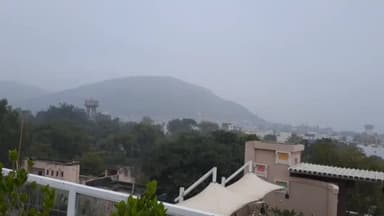 बूंदी: जिले में शीतलहर का प्रकोप दिनभर छाया रहा, कोहरे ने किसानों को अच्छी फसल की उम्मीद जगाई