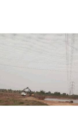 अभनपुर: तोरला में अवैध मुरूम खनन पर पुलिस ने की कार्रवाई, नवा रायपुर ASP विवेक शुक्ला के नेतृत्व में दस्तावेजों की जांच