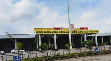 देवास रेलवे स्टेशन का नया अवतार
कार्य पूर्ण:
• स्टेशन भवन का सौंदर्यीकरण
• सर्कुलेटिंग एरिया का विकास
• प्लेटफॉर्म कवर शेड और फ्लोरिंग
• वेटिंग हॉल।