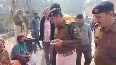 मशरक: मूर्ति बरामद होने के बाद मंदिर परिसर में आयोजित अनिश्चितकालीन धरना प्रदर्शन डीएसपी के आश्वासन पर समाप्त