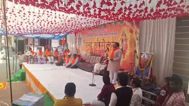 कुक्षी नगर मधुकर बस्ती हिंदू सम्मेलन में माता बहन, और सर्व समाज वरिष्ठ सज्जन बड़ी उत्साह से शामिल हुए।
प्रसतुत गीत -