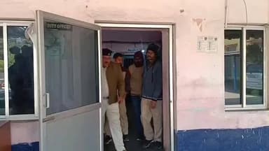 সালানপুর: সালানপুর থানায় চাঞ্চল্যকর অভিযোগ! অবৈধ বাংলাদেশি অভিবাসন ও ব্যাপক জাল নথি তৈরির অভিযোগে গ্রেপ্তার ১জন