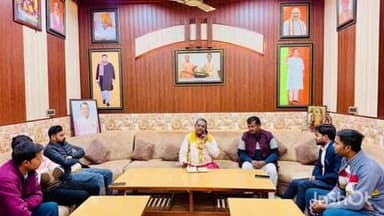 डिबाई: डिबाई विधायक सीपी सिंह ने अपने कैंप कार्यालय पर जनता की समस्याएं सुनीं, दिए दिशा निर्देश