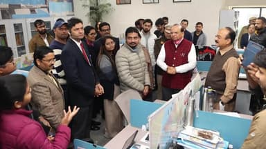 पंजाबी बाग: मंत्री आशीष सूद ने उपराज्यपाल के साथ आरंभ लाइब्रेरी का दौरा किया