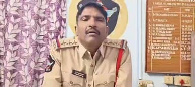 పుంగనూరు: అనుమానితులుగా వ్యక్తులు సంచరిస్తే పోలీసులకు సమాచారం తెలపండి. పుంగనూరు అర్బన్ సీఐ సుబ్బరాయుడు.