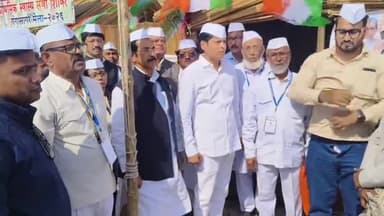 সাগর: *গঙ্গাসাগর মেলা শুরু হতেই গঙ্গাসাগর মেলা প্রাঙ্গনে কেন্দ্র সরকার ও রাজ্য সরকারের বিরুদ্ধে অনশনে বসলো কংগ্রেসের কর্মী ।।