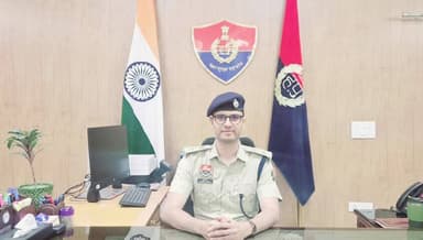 रेवाड़ी: जिला पुलिस ने अवैध शराब बेचने वालों पर कार्रवाई करते हुए 2 आरोपियों को किया गिरफ्तार