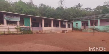 दापोली: मांदिवलीतील शाळेतील विद्यार्थ्यांचे आरोग्य धोक्यात, सतत धूळ आणि आवाजाचा होत आहे दुष्परिणाम