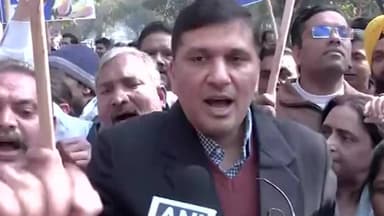 साकेत: आप अध्यक्ष सौरभ भारद्वाज ने मुख्यमंत्री रेखा गुप्ता से माफी मांगने को कहा