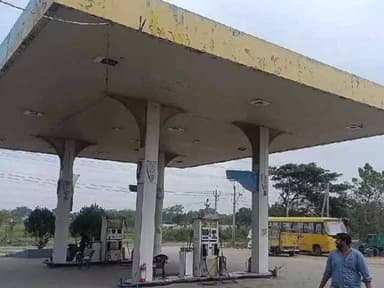 రొంపిచర్లలో పెట్రోల్ బంక్ సిబ్బందిపై దాడి