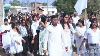 बेमेतरा: बहेरा में दिव्य ज्योति पुरुष कलश दर्शन मेला में बेमेतरा के विधायक दीपेश साहू शामिल हुए, ग्रामीणों से की मुलाकात