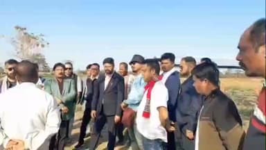 শদিয়া: শদিয়াত আলু খেতিয়কৰ কাষত অসম জাতীয় পৰিষদৰ সভাপতি লুৰিনজ্যোতি গগৈ