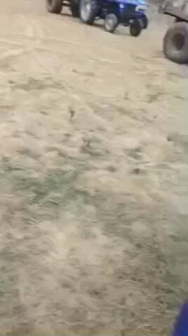 मछलीशहर: मछली शहर के देवरिया क्षेत्र के ग्राम सभा बलुआ कोरी में सड़क के किनारे अवैध खनन किया जा रहा है