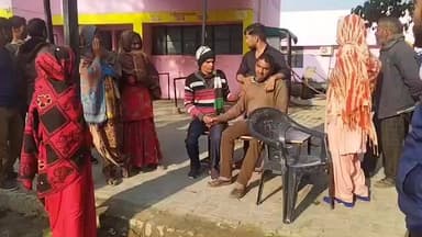 बिसवां: थानगांव चौराहे पर सवारियां उतरते समय ई-रिक्शा पलटा, मासूम की हुई मौत