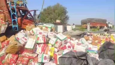 बालेसर: रतननगर के पास अमृतसर-जामनगर राष्ट्रीय राजमार्ग पर एक अनार से भरा ट्रक डिवाइडर से टकराया