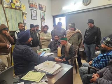 नालागढ़: नालागढ़ विधायक बाबा हरदीप सिंह ने किया जनसंवाद, लोगों की समस्याओं का त्वरित समाधान किया