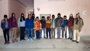 लखीसराय: उत्पाद थाना पुलिस ने चार जगह छापेमारी कर 12 शराबियों को किया गिरफ्तार