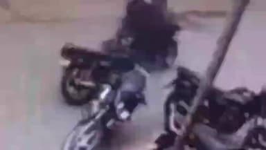 ਫਾਜ਼ਿਲਕਾ: ਪਰਨਾਮੀ ਮੰਦਰ ਦੇ ਬਾਹਰੋਂ ਮੋਟਰਸਾਈਕਲ ਚੋਰੀ, ਘਟਨਾ ਸੀਸੀਟੀਵੀ ਵਿੱਚ ਕੈਦ