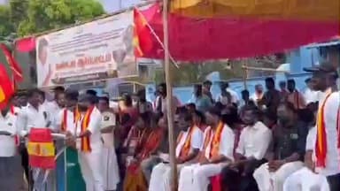 காளையார்கோவில்: முத்து வடுகநாதர் சமாதி அருகே குப்பை குவியல்
துர்நாற்றம், நோய் பரவும் அபாயம் – நூதன முறையில் தமிழக வெற்றி கழகத்தினர் போராட்டம்