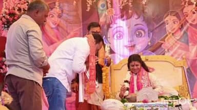 बेमेतरा: ग्राम बहेरा में राजकुमार कौशल के निवास में चल रहे श्रीमद् भागवत कथा में विधायक दीपेश साहू शामिल हुए