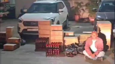 પલસાણા: સ્ટેટ મોનિટરિંગ સેલનો સપાટો પલસાણા
એક્સપ્રેસ-વે પરથી ₹૪૫.૨૨ લાખનો દારૂ ઝડપાયો