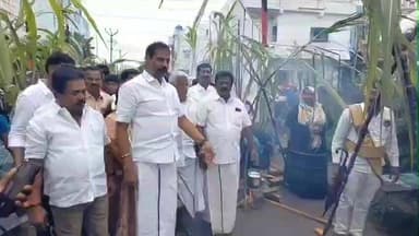 திண்டுக்கல் கிழக்கு: மேட்டுப்பட்டியில் திமுக சார்பில் மும்மதத்தினர் கலந்து கொண்ட சமத்துவ பொங்கல் விழா நடைபெற்றது