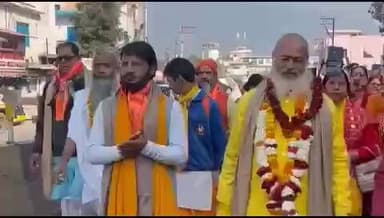 जगद्गुरु रामानंदाचार्य जी की 726वीं जयंती पर भव्य शोभायात्रा निकाली गयी नगर में, संत महात्माओं ने की शिरकत।