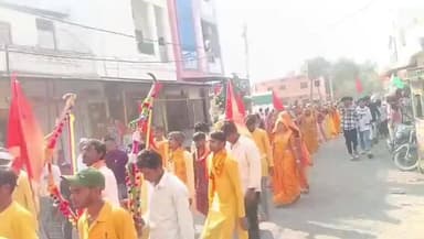 बड़वानी: शिखरधाम नागलवाड़ी में विराट हिंदू सम्मेलन कलशयात्रा और भंडारे के साथ संपन्न, लोगों ने किया आदिवासी नृत्य