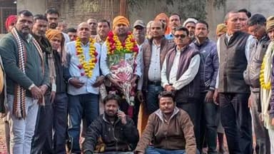 निवाड़ी: ओरछा में कुशवाहा समाज की 17 ग्राम पंचायतों की बैठक आयोजित, पदाधिकारियों का हुआ गठन