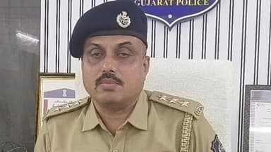 ઉમરગામ: સગીરાને નિર્મમ હત્યાના ફરાર આરોપીને ઘટનાનું રિકન્સ્ટ્રક્શન કરાયું જે બાબતે ડીવાયએસપી વાપી બી એન દવે વિગત આપી