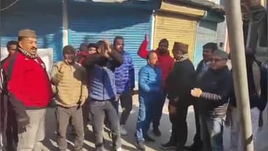 भटवाड़ी: जिला कांग्रेस कमेटी ने मनरेगा बचाओ महासंग्राम और विभिन्न मुद्दों को लेकर एक दिवसीय धरना दिया