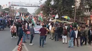 গড়বেতা ৩: বিরোধী দলনেতার মিথ্যাচার রাজনীতি ও শান্ত পরিবেশকে অশান্ত করার চক্রান্তের প্রতিবাদে চন্দ্রকোনারোডে ধিক্কার মিছিল তৃণমূলের