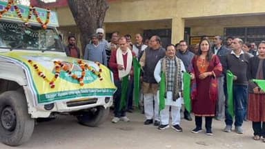 निवाड़ी: निवाड़ी विधायक अनिल जैन ने कृषक कल्याण वर्ष 2026 के रथ को दिखाई हरी झंडी, कलेक्टर भी मौजूद रहीं