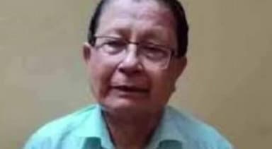 ডিফু: কাৰ্বি আংলঙৰ বকলীয়াঘাটত চিংথুৰ গোষ্ঠীৰ দ্বাৰা ৰংবং তেৰাং সমন্বয় বঁটা প্ৰদান কৰে অসম সাহিত্য সভাৰ সভাপতিক