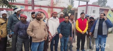 धामपुर: नहटौर थाने पहुंचकर सैनी समाज के लोगों ने होमगार्ड से मारपीट के मामले में निष्पक्ष जांच की मांग की