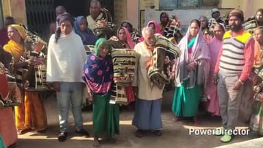 सोनारायठाढ़ी: पहारिया पंचायत भवन में असहाय, गरीब, दिव्यांग व वृद्ध महिलाओं को मुफ्त कंबल वितरण